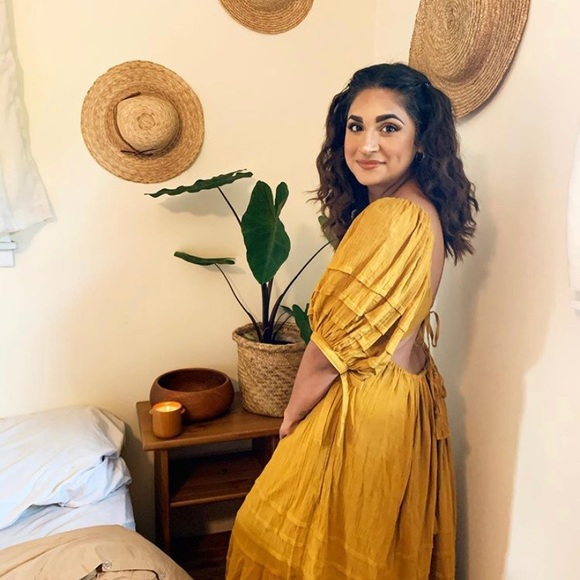 Meet your Posher, Aurelia - Picture 2 of 3